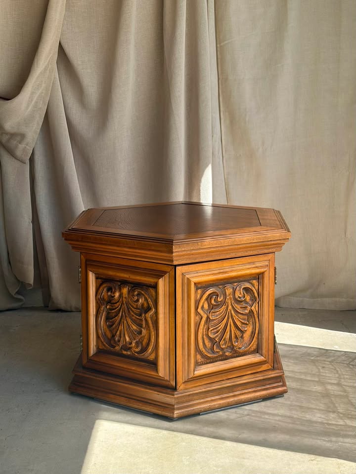 Thomasville Spanish Mediterranean Solid Pecan Hexagonal Accent Table