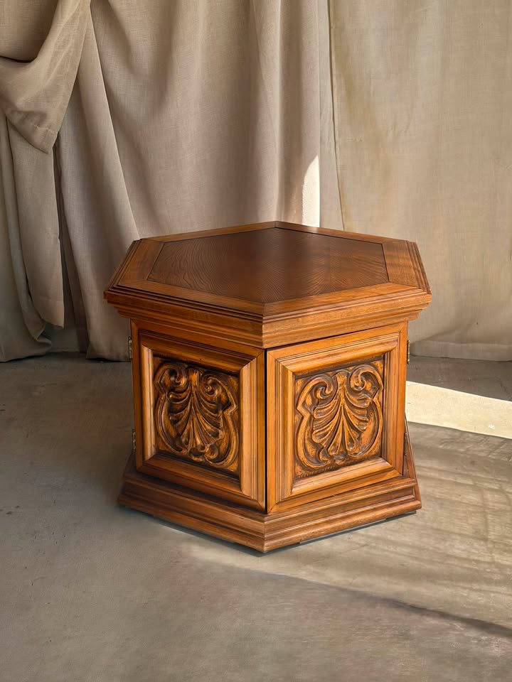 Thomasville Spanish Mediterranean Solid Pecan Hexagonal Accent Table