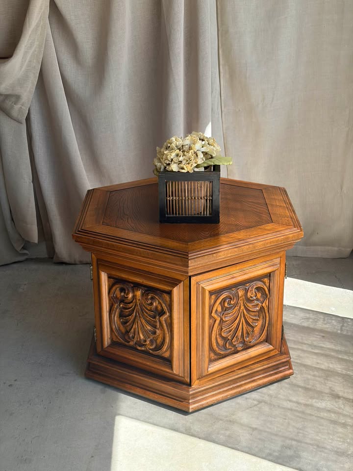 Thomasville Spanish Mediterranean Solid Pecan Hexagonal Accent Table
