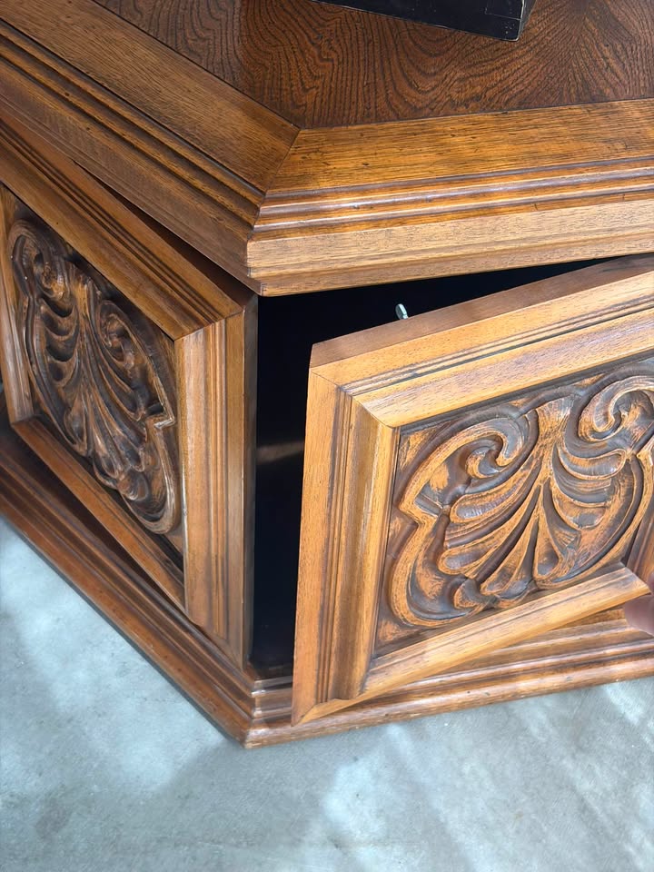 Thomasville Spanish Mediterranean Solid Pecan Hexagonal Accent Table