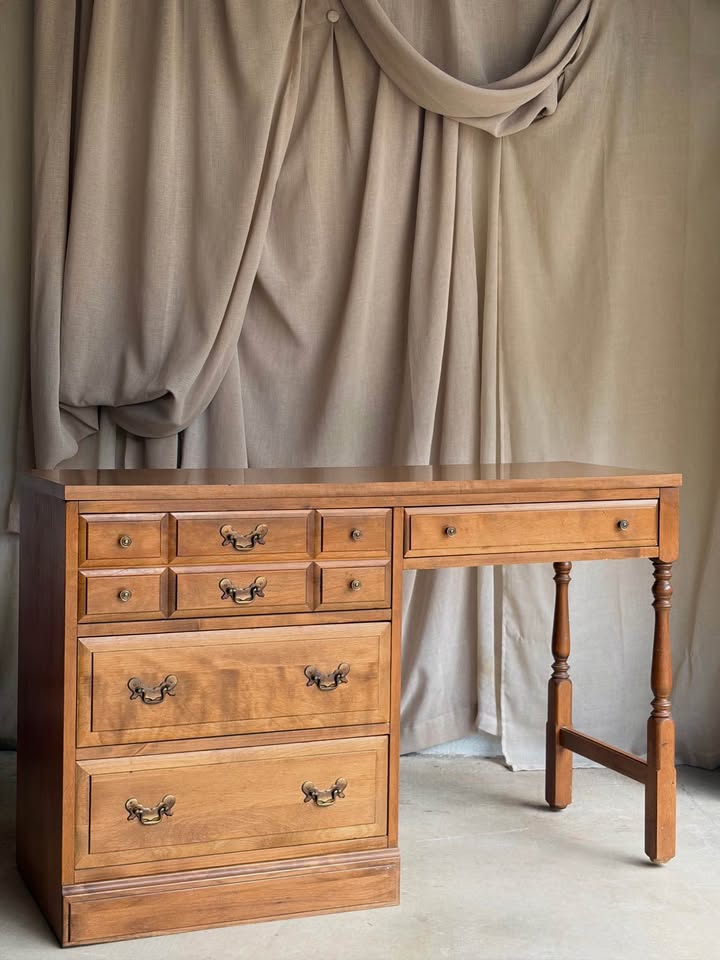 Ethan Allen Heirloom Nutmeg Maple Custom Room Plan Desk
