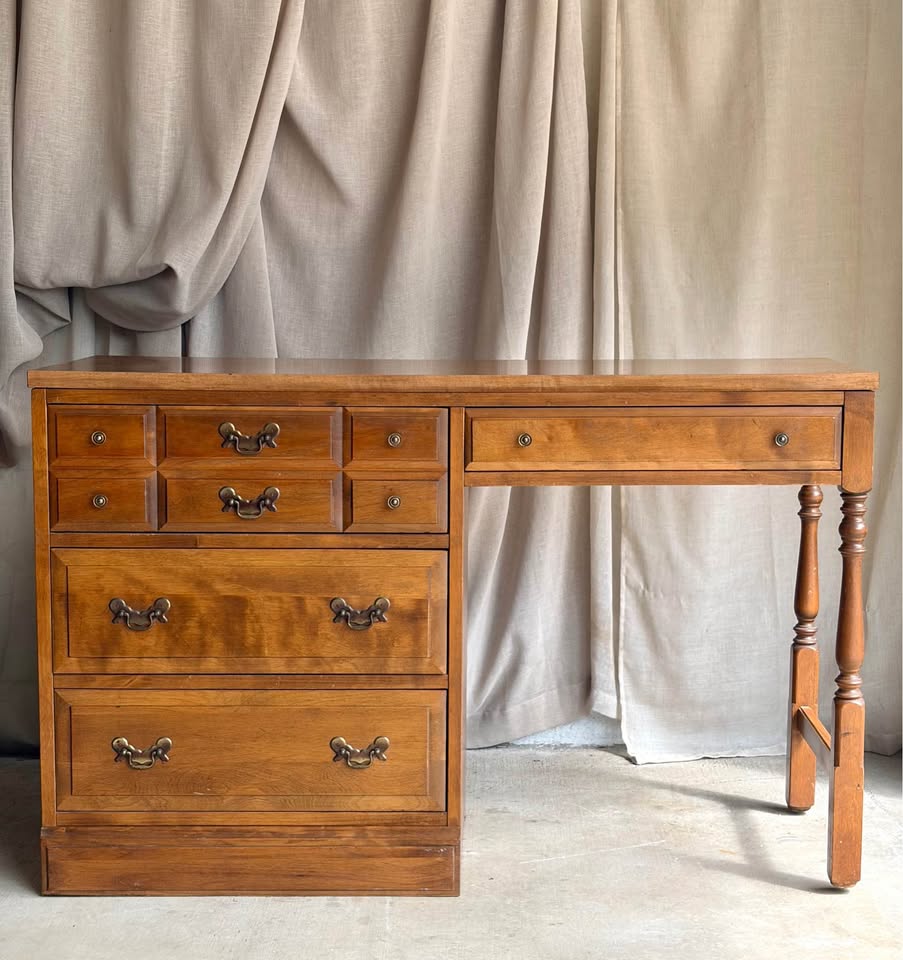 Ethan Allen Heirloom Nutmeg Maple Custom Room Plan Desk