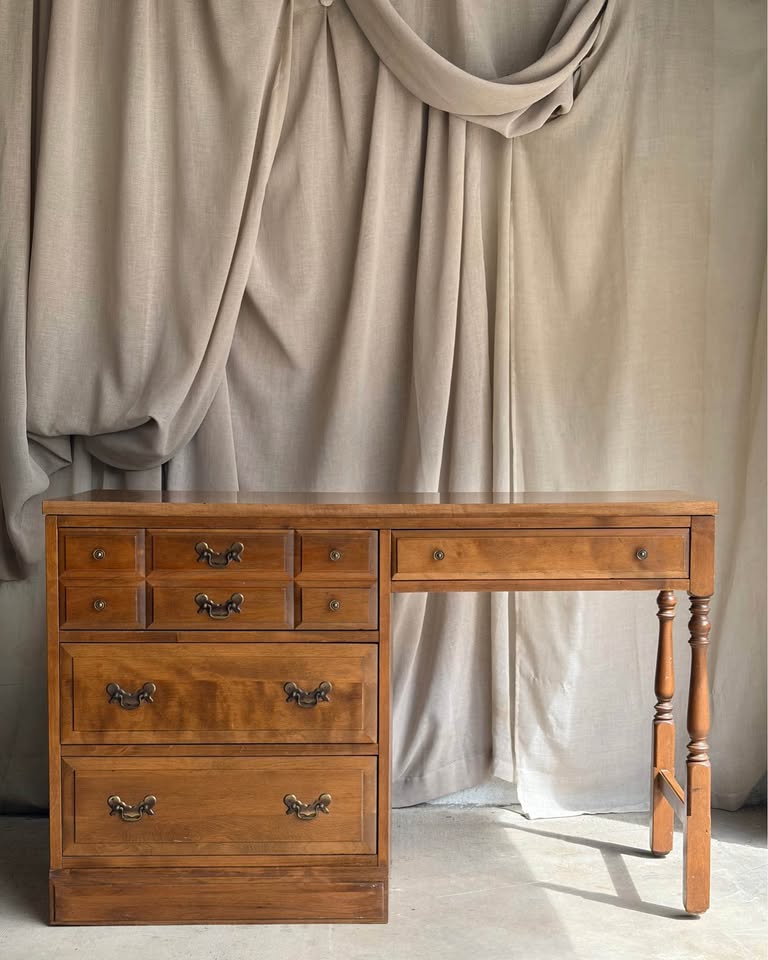 Ethan Allen Heirloom Nutmeg Maple Custom Room Plan Desk