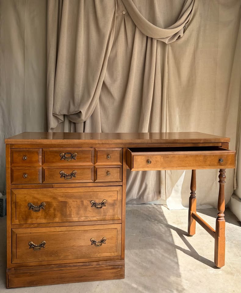 Ethan Allen Heirloom Nutmeg Maple Custom Room Plan Desk