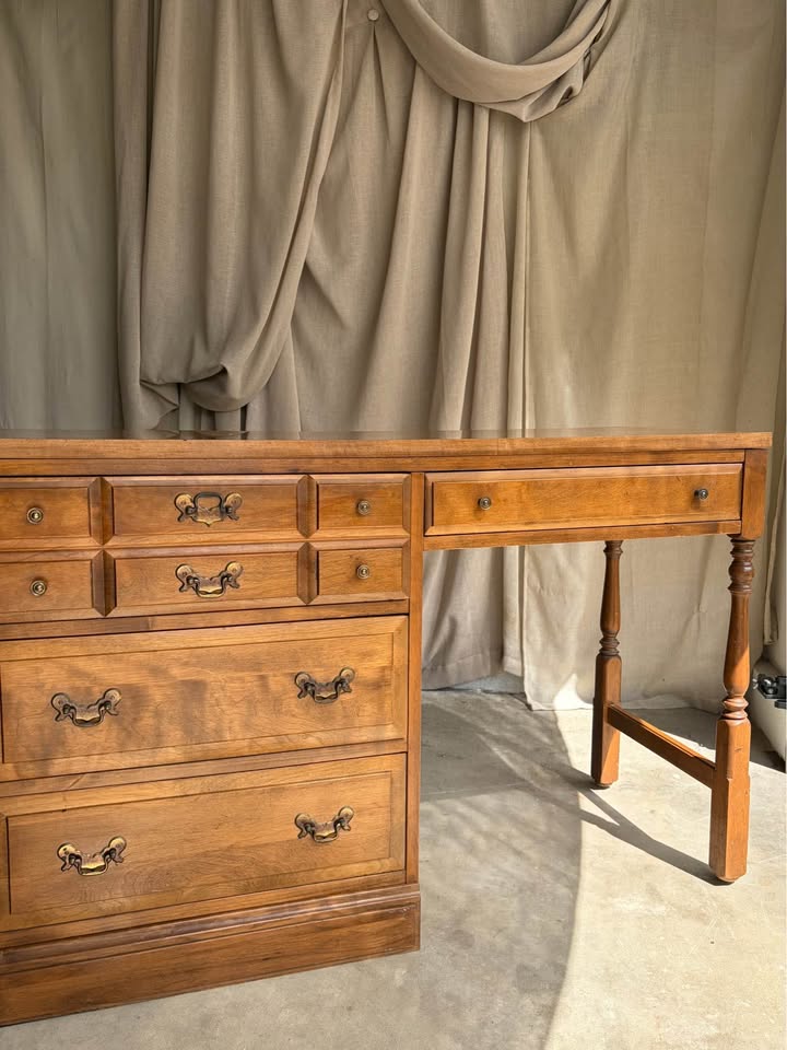 Ethan Allen Heirloom Nutmeg Maple Custom Room Plan Desk