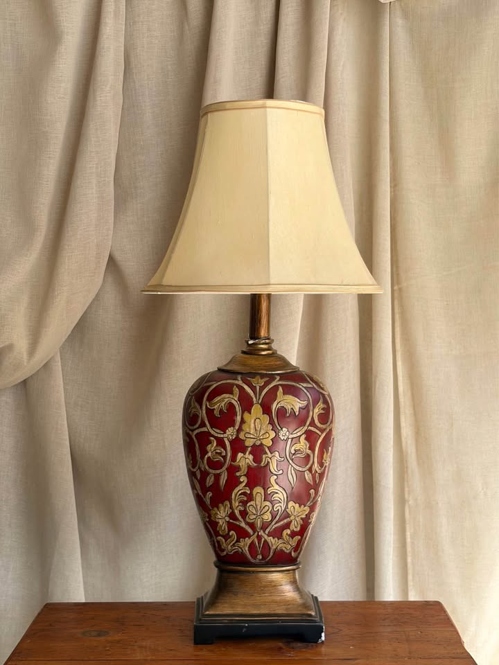 Chinoise Red & Gold Jar Table Lamp with Shade