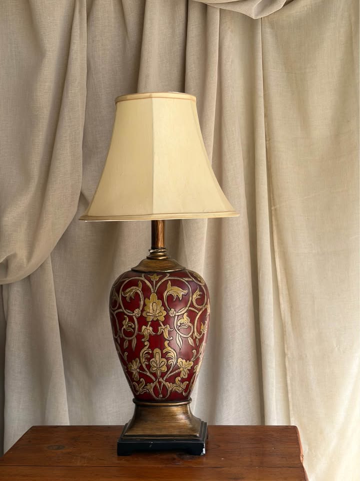 Chinoise Red & Gold Jar Table Lamp with Shade